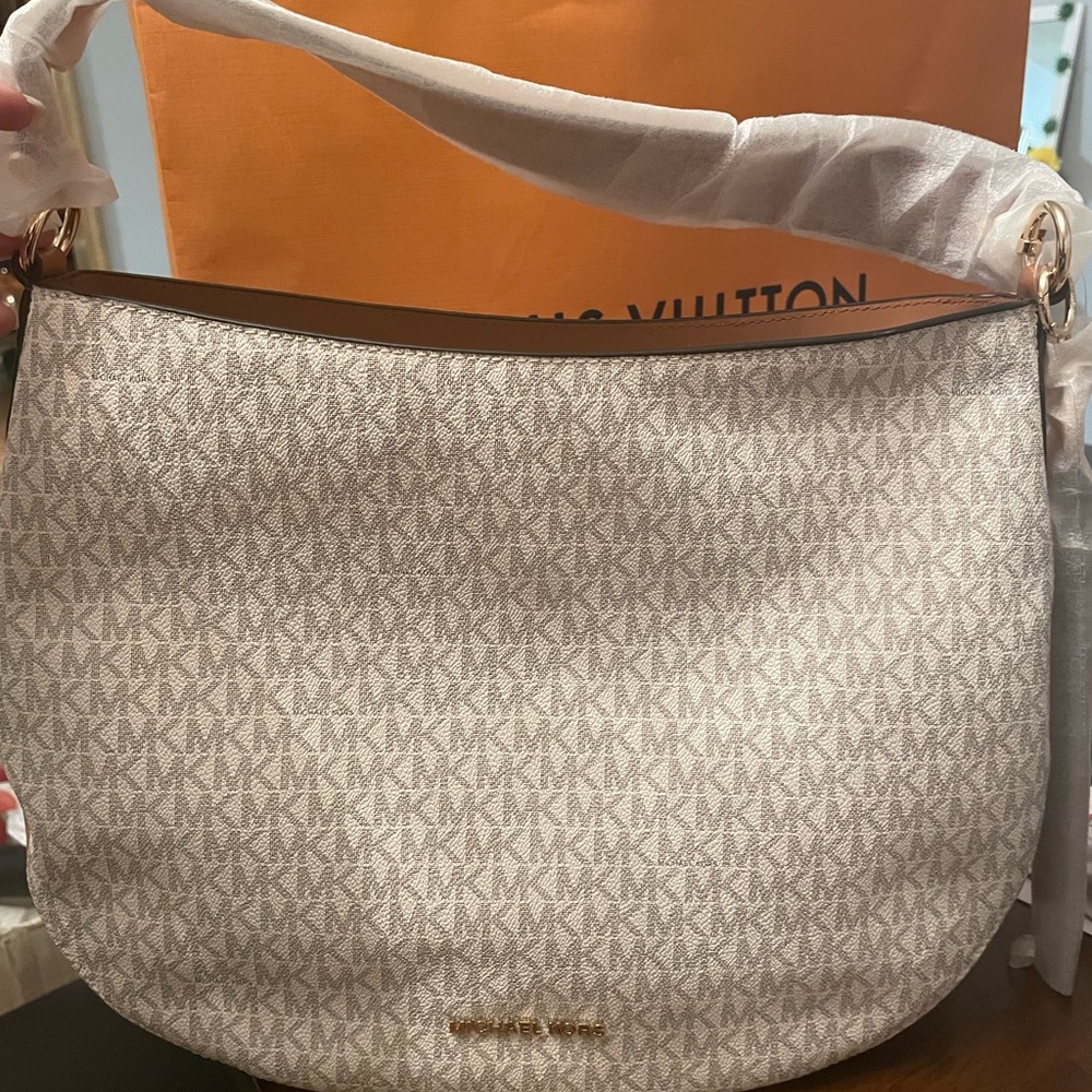 Michael Kors vanilla/acrn LG ZIP HOBO